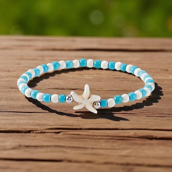 Jewelry - NWT Coastal Starfish Synthetic Turquoise Beaded Stretch Bracelet